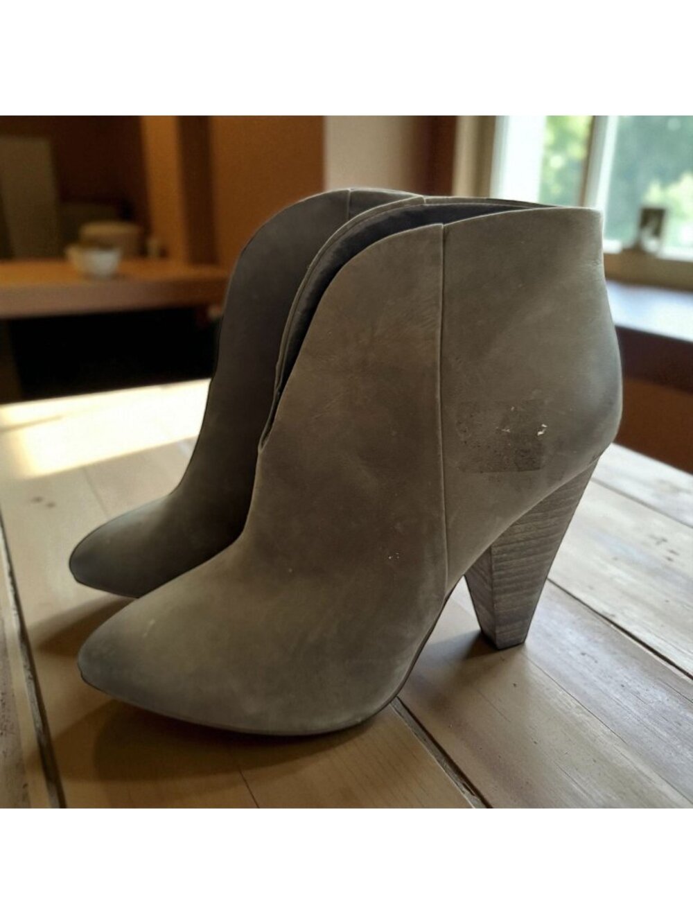 VINCE CAMUTO Gray Leather Ankle Boots Size 8W